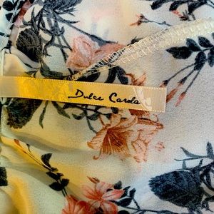 Dulce Carola. Size L. Color white